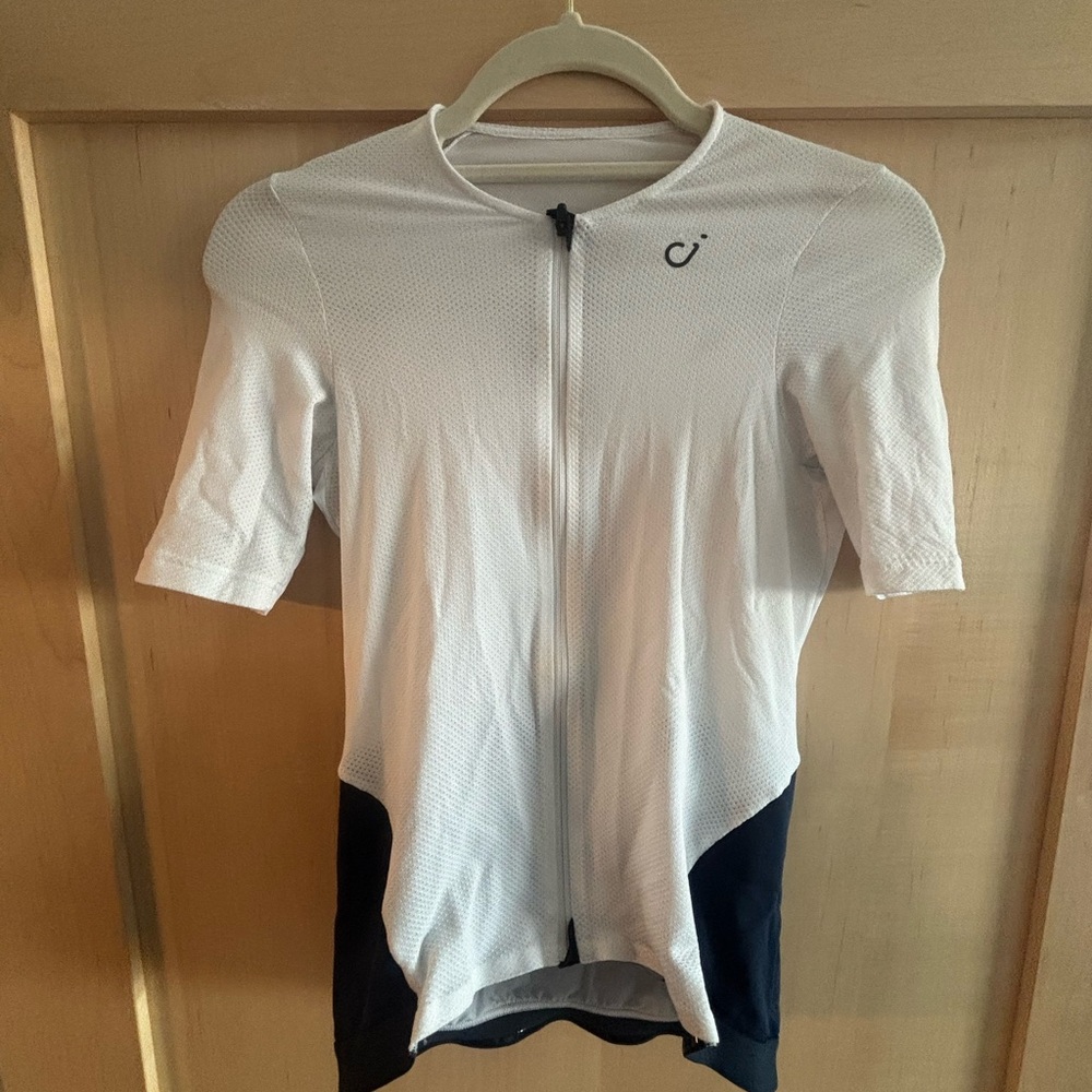 Velocio Women’s Jersey - Picture 4 of 7